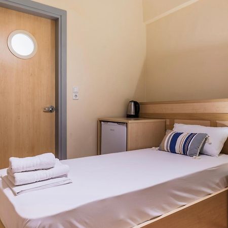 Fontana Luxury Rooms Mytilíni エクステリア 写真