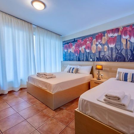 Fontana Luxury Rooms Mytilíni エクステリア 写真
