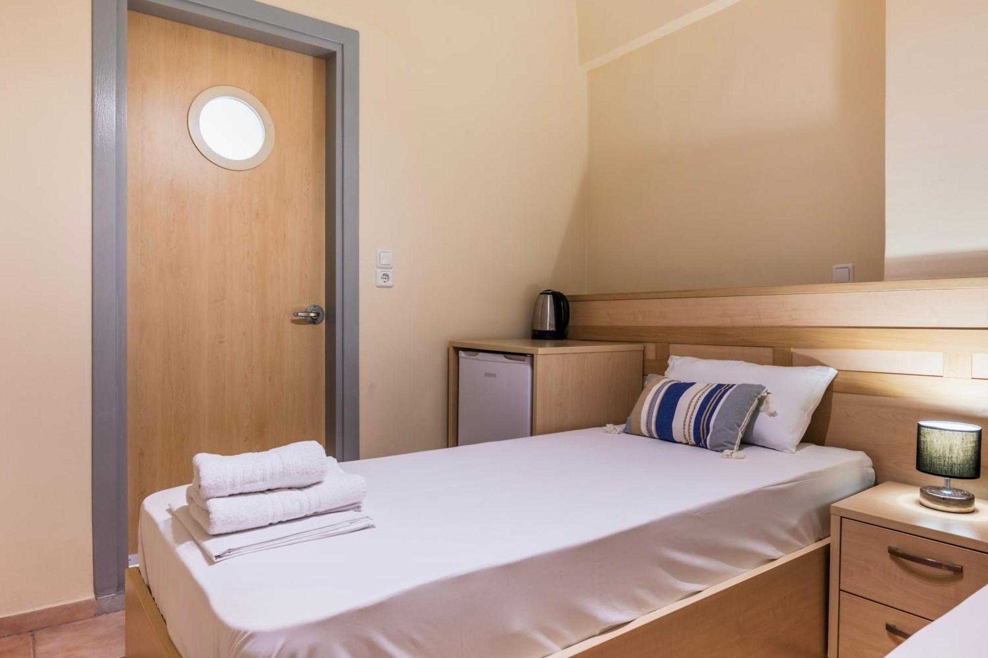 Fontana Luxury Rooms Mytilíni エクステリア 写真