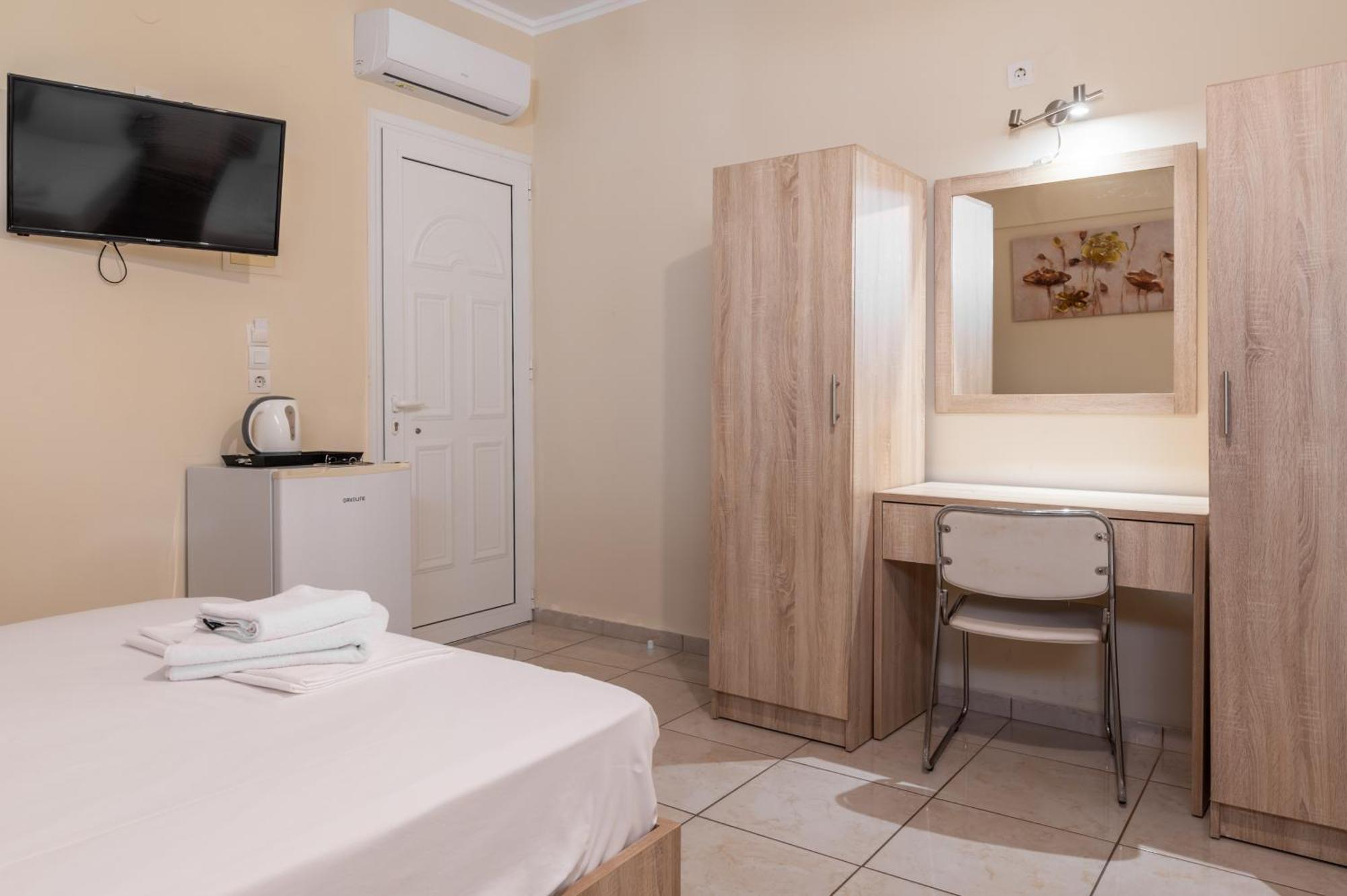 Fontana Luxury Rooms Mytilíni エクステリア 写真